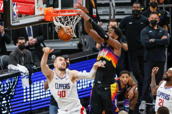 籃球比賽中常見的戰(zhàn)術(shù)有哪些？