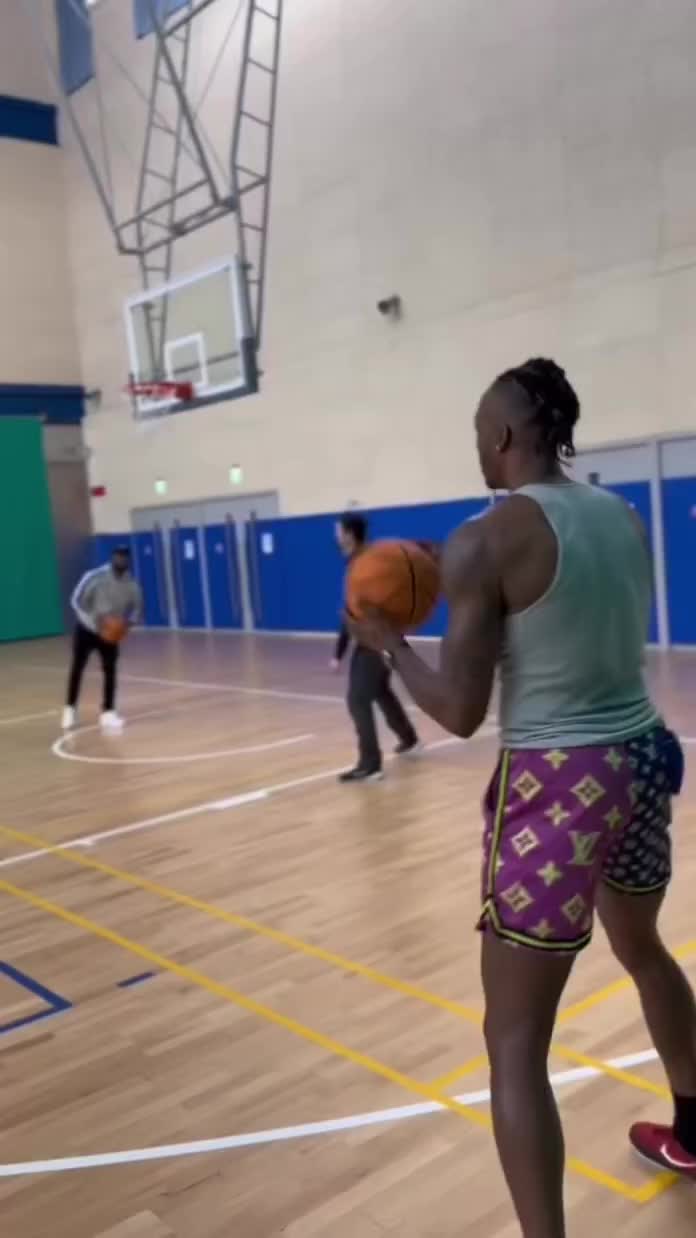 明天要復出！霍華德ins曬訓練視頻：超人就要回歸賽場！（霍華德的ins賬號）